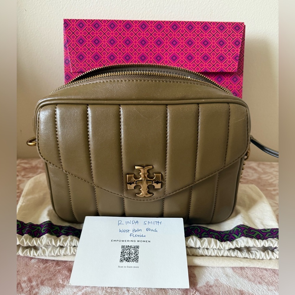 Tory Burch Kira Quilted Camera Bag || Leather Crossbody